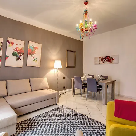 Aweshome - Trastevere Yellow Frame Daire