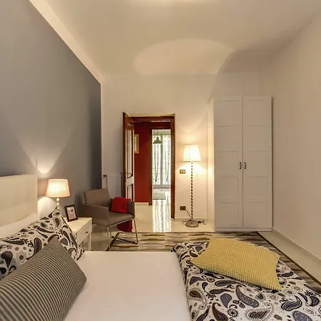 Daire Aweshome - Trastevere Yellow Frame *
